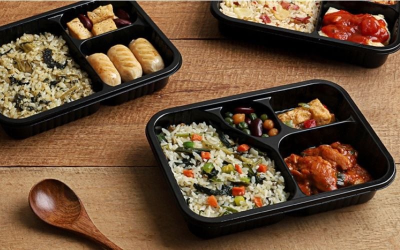 Kết hợp thêm rau và đạm giúp bữa ăn cân bằng hơn